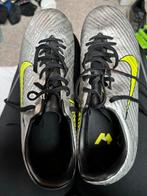 Voetbalschoenen Nike en Decathlon (gratis), Maat XS of kleiner, Ophalen, Gebruikt, Schoenen