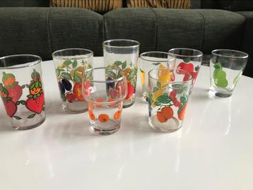 Leuke vintage / retro sapglaasjes 8 stuks 🍓🍊🍐🍏🍋🍊🍒 beschikbaar voor biedingen