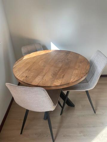 Ronde eettafel mangohout beschikbaar voor biedingen