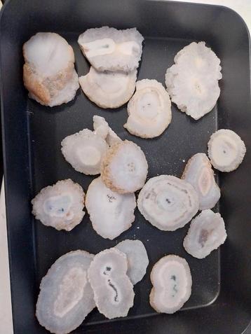 Gezaagde agaat plakken beschikbaar voor biedingen