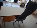 Desk with a chair, Huis en Inrichting, Bureaustoelen, Ophalen of Verzenden, Gebruikt, Zwart