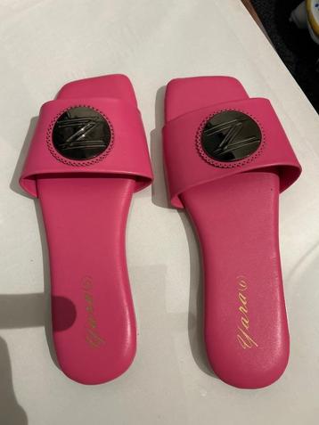 Slippers maat 39 beschikbaar voor biedingen
