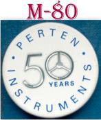 M80 koelkastmagneet - Perten instrumenten 50 years, Ophalen of Verzenden, Zo goed als nieuw