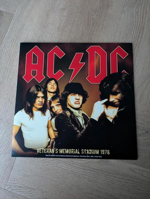 AC/DC – Veteran’s Memorial Stadium - limited edition rood., Cd's en Dvd's, Vinyl | Hardrock en Metal, Zo goed als nieuw, Ophalen of Verzenden