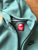 Nike tech fleece trainingspak groen 147-158 cm maat L, Jongen of Meisje, Ophalen of Verzenden, Zo goed als nieuw, Setje