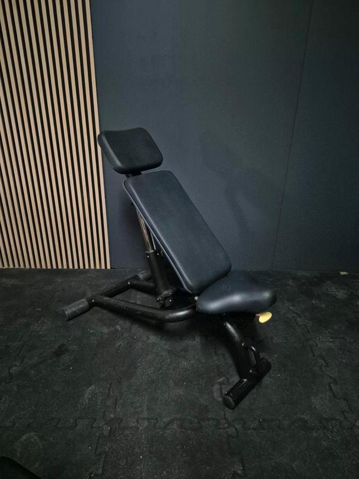 Technogym Element Adjustable Bench, Sport en Fitness, Fitnessmaterialen, Gebruikt, Fitnessbank, Ophalen