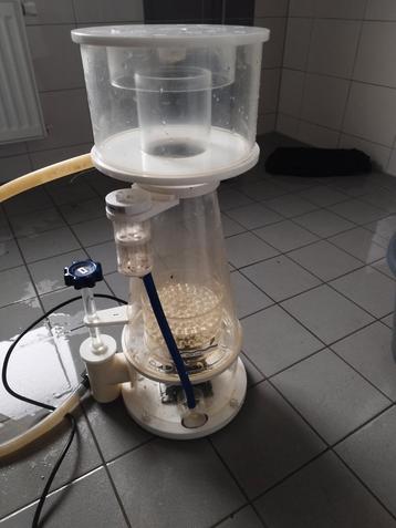 Sump eiwitafschuimer en pomp voor zee aquarium beschikbaar voor biedingen