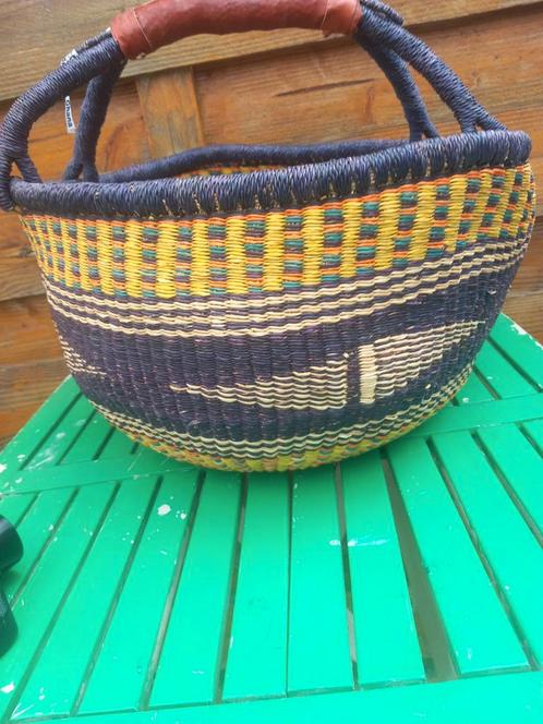 Bolgatanga mand nieuwe collectie uniek handgeweven rond Bolg, Huis en Inrichting, Woonaccessoires | Schalen en Manden, Nieuw, Rond