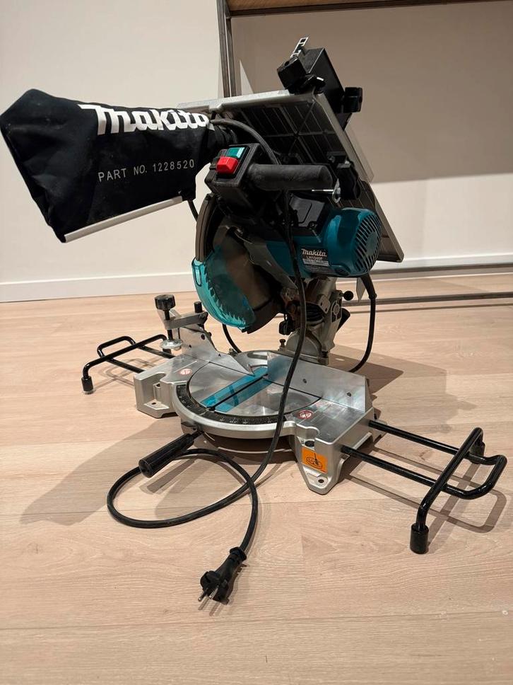 Nette Makita Afkortzaag - Zo goed als nieuw!, Doe-het-zelf en Verbouw, Gereedschap | Zaagmachines, Zo goed als nieuw, Afkortzaag