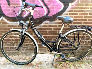 Stokvis damesfiets tourfiets 28”. Versnellingen  slot licht beschikbaar voor biedingen