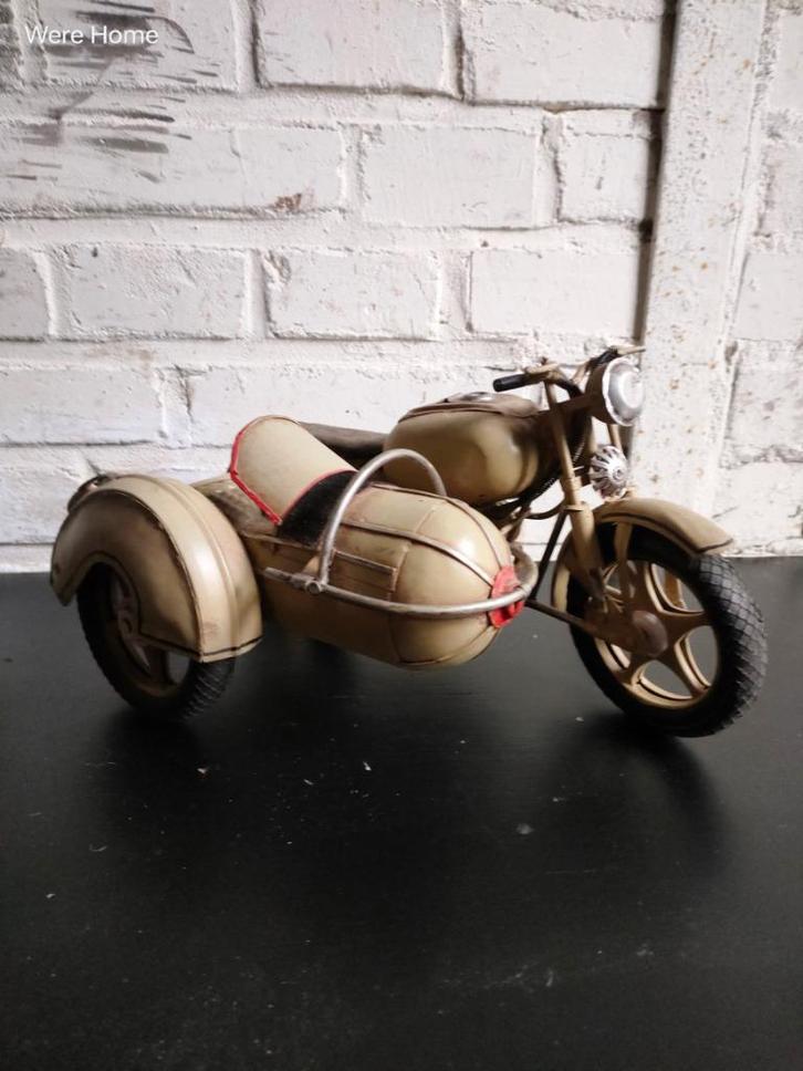 Vintage blikken motor met zijspan in beigetinten, Antiek en Kunst, Curiosa en Brocante, Ophalen of Verzenden