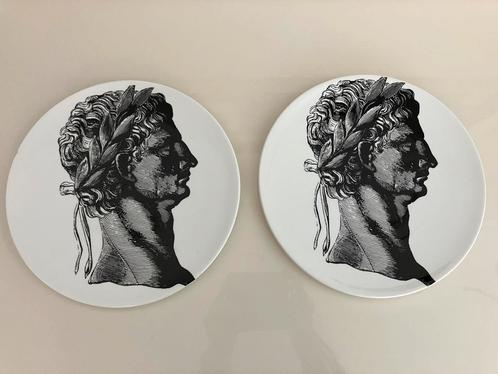 Timney Fowler Roman Head design 2x bord NIEUW, Antiek en Kunst, Antiek | Keramiek en Aardewerk, Ophalen of Verzenden