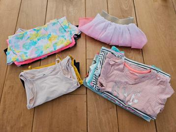Kleding maat 98/104 beschikbaar voor biedingen