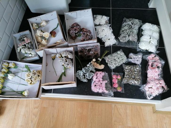 Allerlei foam rozen te gebruiken voor bloemschikken,  etc., Hobby en Vrije tijd, Knutselen, Nieuw, Materiaal, Ophalen of Verzenden