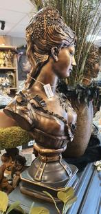 Beeld Vrouw Buste, Ophalen