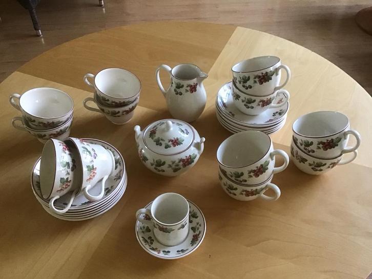 Wedgewood Provence, Huis en Inrichting, Keuken | Servies, Zo goed als nieuw, Kop(pen) en/of Schotel(s), Overige stijlen, Porselein