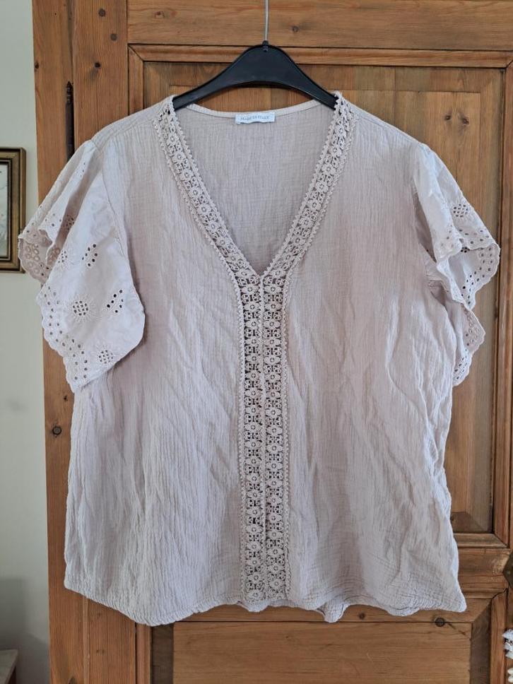 Leuk beige shirt met broderie details (44/46/XXL), Kleding | Dames, T-shirts, Zo goed als nieuw, Beige, Korte mouw, Verzenden