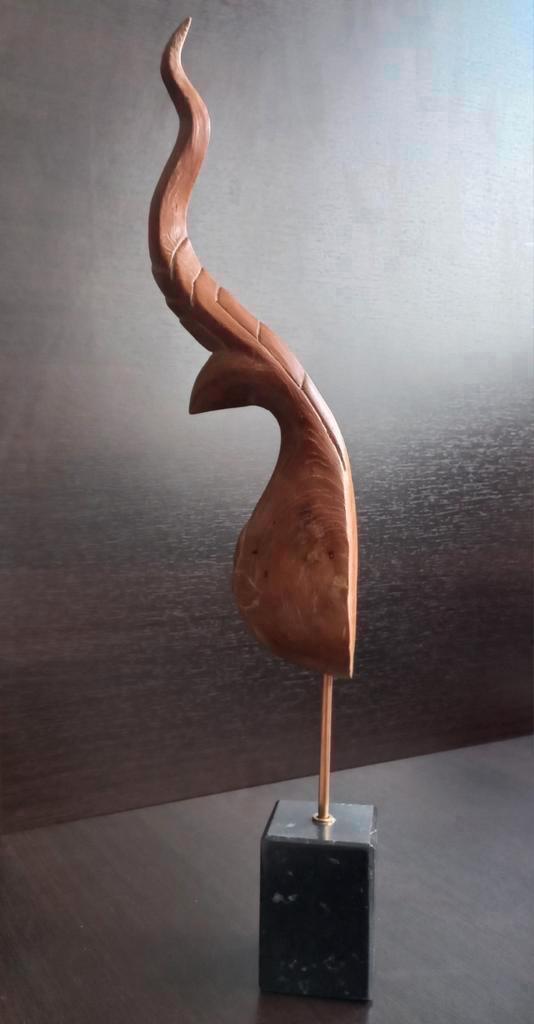 Antieke Thaise houten Tempel Chofa op zwarte marmeren sokkel, Antiek en Kunst, Kunst | Beelden en Houtsnijwerken, Ophalen of Verzenden