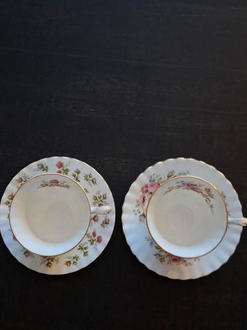 Vintage Theekopjes met Rozenmotief (2 stuks) beschikbaar voor biedingen