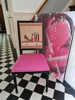 Elegante dames stoel bij kaptafel., Ophalen