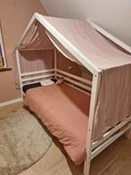 Leuk bed met huisje, Kinderen en Baby's, Kinderkamer | Bedden, Ophalen, 85 tot 100 cm, Zo goed als nieuw, Lattenbodem