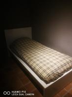 1 persoons bed met matras en lattenbodem, Ophalen of Verzenden, Zo goed als nieuw