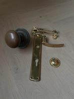 Antieke / vintage deurknop (messing?) en overig deurbeslag, Doe-het-zelf en Verbouw, Hang- en Sluitwerk, Ophalen of Verzenden