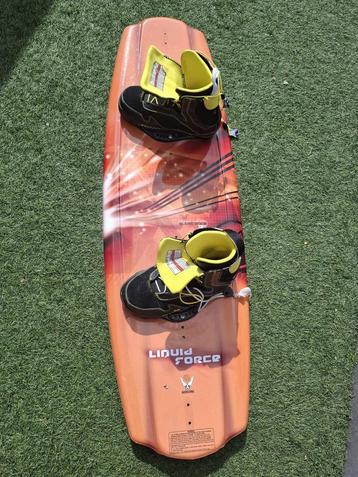 Wakeboard set compleet maat L beschikbaar voor biedingen