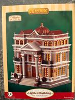 Lemax Caddington Village First National Bank Verlicht Gebouw, Diversen, Kerst, Ophalen of Verzenden, Zo goed als nieuw