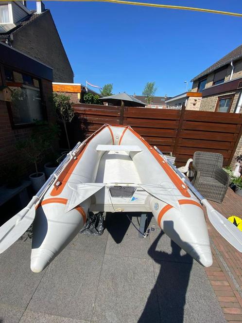 Mooie rubberboot met 5 pk motot + handtrailer, Watersport en Boten, Rubberboten, Zo goed als nieuw, Overige merken, Aluminium