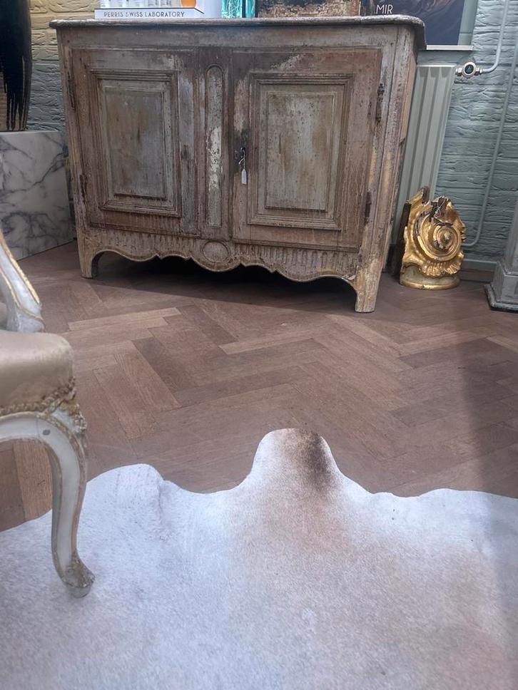 18e eeuwse Franse Commode met Patina, Antiek en Kunst, Antiek | Meubels | Kasten, Ophalen