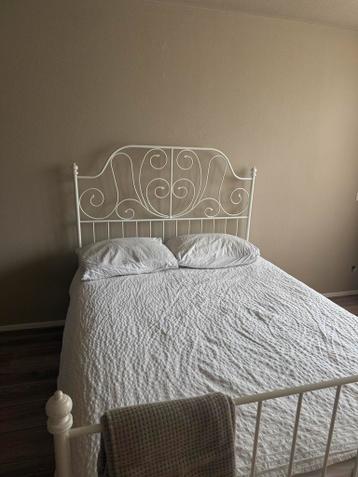 Ikea bedframe - afbeelding 1