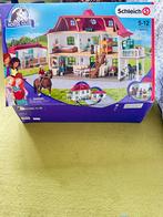 Schleich Lakeside Country House & Stable en veel extra, Kinderen en Baby's, Speelgoed | Poppen, Ophalen of Verzenden, Zo goed als nieuw