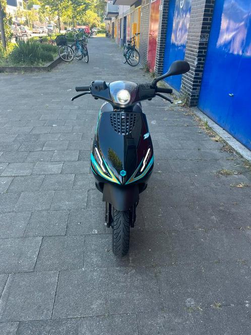 Piaggio zip, Fietsen en Brommers, Scooters | Piaggio, Zo goed als nieuw, Zip, Maximaal 45 km/u, Benzine, Ophalen