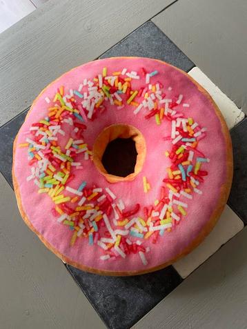 Leuk Donuts kussen !!! beschikbaar voor biedingen