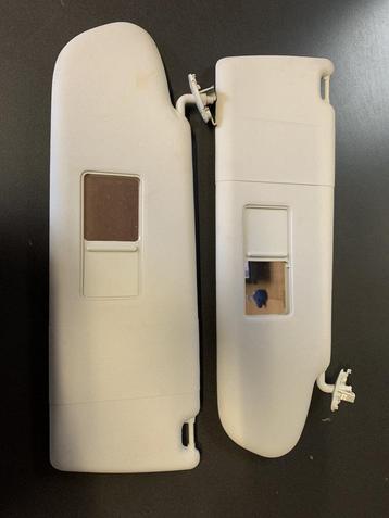 Volkswagen T5 zonnenklep beschikbaar voor biedingen