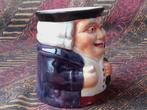 Oude vintage Staffordshire Toby jug uit Engeland 9,8 cm., Antiek en Kunst, Ophalen of Verzenden