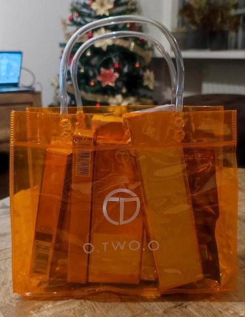 O.TWO.O - 9 stuks in één set + FREE bag, Sieraden, Tassen en Uiterlijk, Uiterlijk | Cosmetica en Make-up, Nieuw, Ophalen of Verzenden