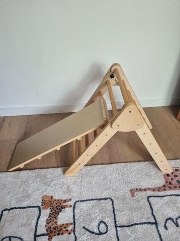 Klimrek met glijbijn/trap. Montesori speelgoed beschikbaar voor biedingen