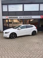 Volvo V40 2.0 D4 Momentum Business, Auto's, Volvo, Voorwielaandrijving, Euro 5, Gebruikt, Zwart