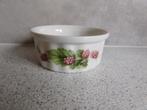Ramekin 10 cm. Aardbei Bosvruchten Wedgwood Majolein Bastin, Overige typen, Ophalen of Verzenden, Zo goed als nieuw, Wedgwood
