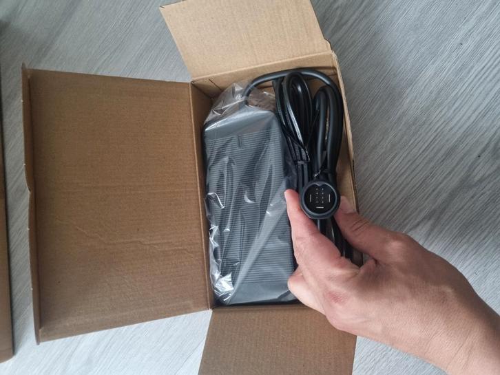 stella oplader nieuw, Fietsen en Brommers, Fietsaccessoires | Fietsaccu's, Nieuw, Ophalen of Verzenden