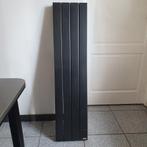 Vasco Viola verticale radiator, Doe-het-zelf en Verbouw, Verwarming en Radiatoren, Ophalen, Radiator, Nieuw, Minder dan 60 cm