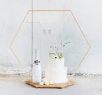 Taart plateau hexagon 70 cm hoog, Ophalen of Verzenden, Taarten, Versiering