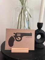 Kaart met pistool in houder, Ophalen of Verzenden, Nieuw, Overige thema's, Blanco kaart of Basiskaart