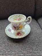 Royal Albert April Kop en Schotel - Erwtenbloem, Antiek en Kunst, Antiek | Servies compleet, Ophalen of Verzenden