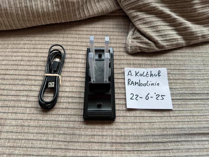 Nintendo Switch laadstation voor joycons en procontroller, Spelcomputers en Games, Spelcomputers | Nintendo Consoles | Accessoires