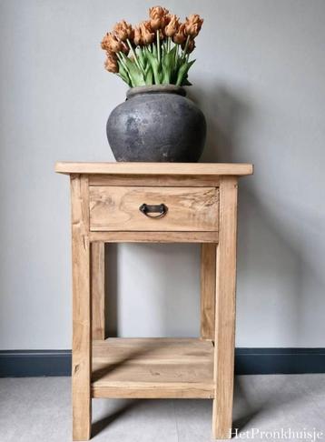 Stoer landelijk en sobere kastjes. Nieuw. Prijs per stuk. beschikbaar voor biedingen