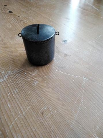 Tinnen spaarpotje met bajonet sluiting  beschikbaar voor biedingen