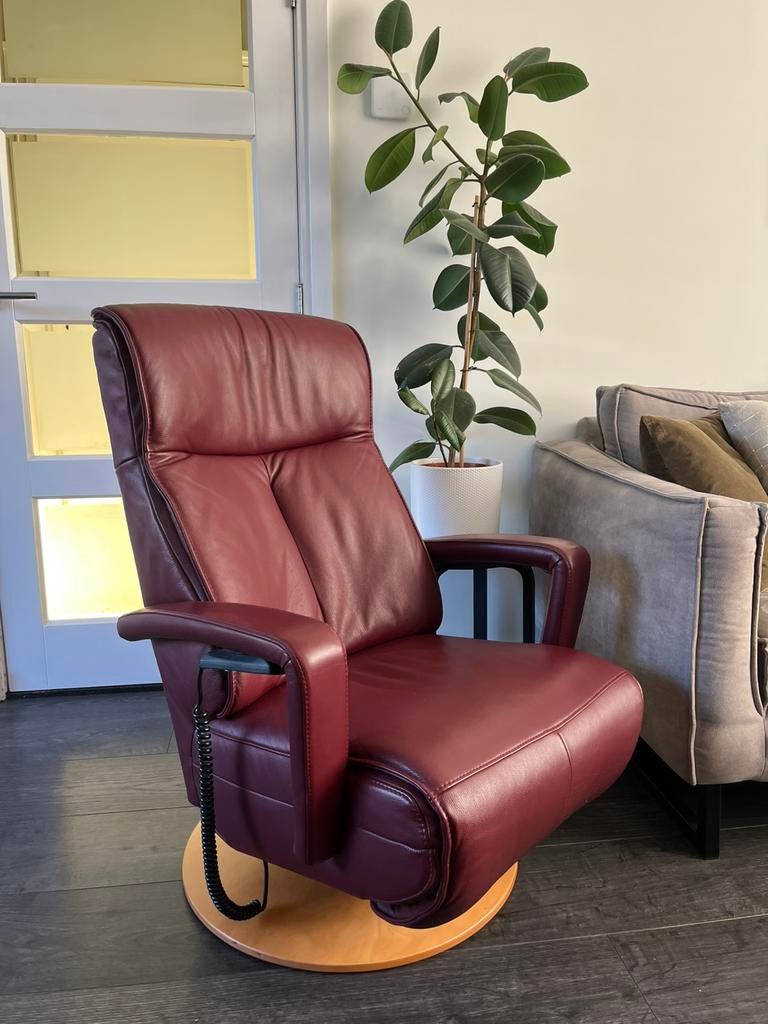 Prominent Relaxfauteuil Stockholm XS/S Accu Burgundy Leer, Huis en Inrichting, Fauteuils, Minder dan 75 cm, Leer, Ophalen of Verzenden